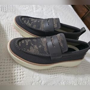 Cole Haan Charcoal And Tan Camouflage Loafers Sleek Slip-Ons Size 7 NWOT.